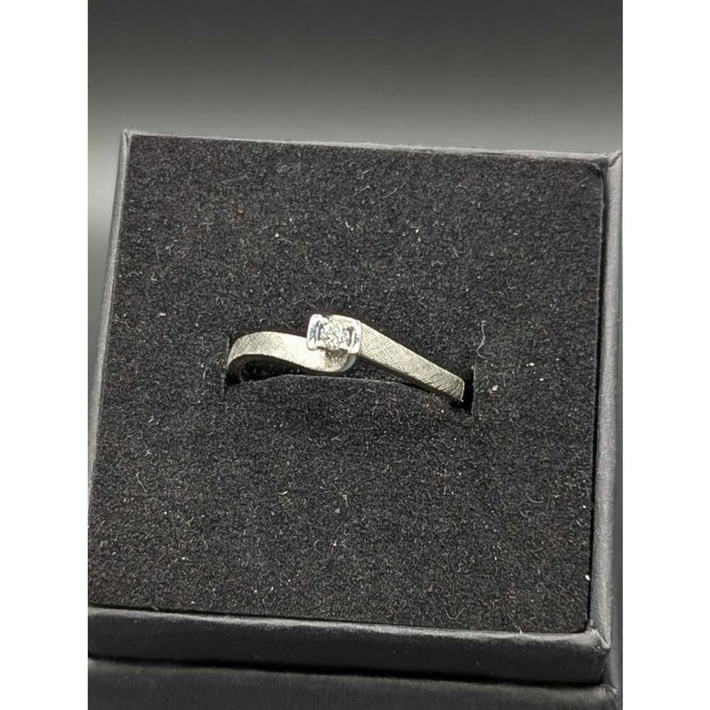 14K White Gold Solitaire